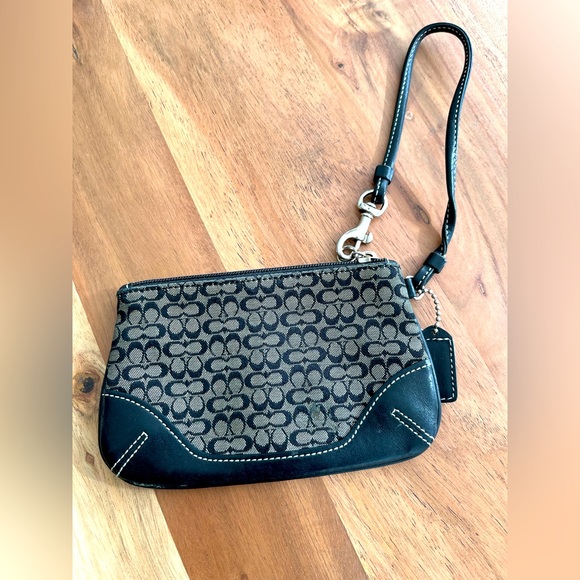 Coach wristlet - Picture 2 of 2